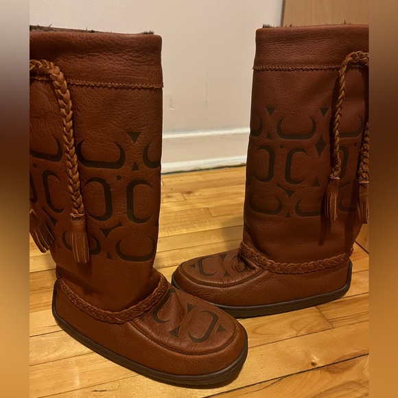 Limited addition 2022 artist collection Jennifer Younger tamaracks. - Picture 2 of 3